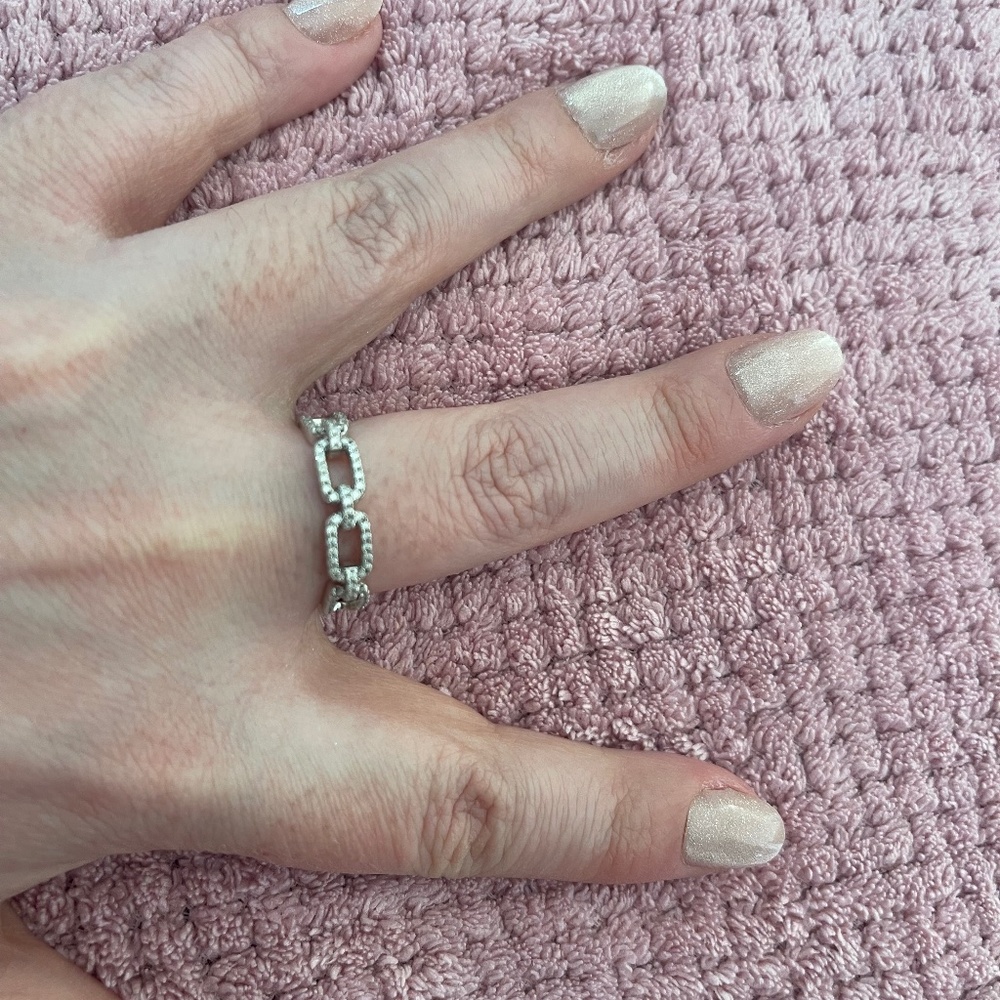 Moissanite Chain Ring in Silver